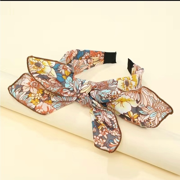 Floral headband. - Picture 2 of 6